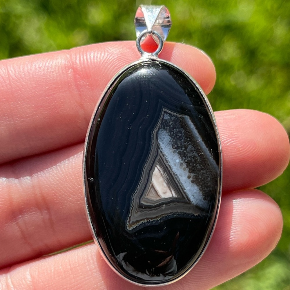 925‎ silver plated banded black agate pendant